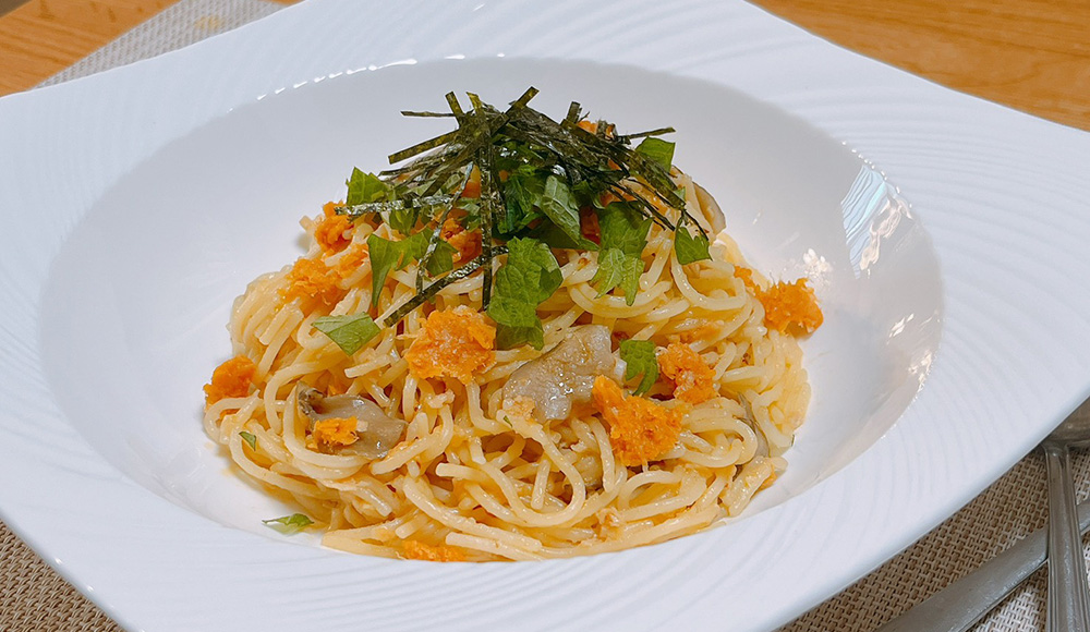動物性原料不使用で“シャケフレーク”の味と食感を再現「植物生まれのシャケフレーク」発売